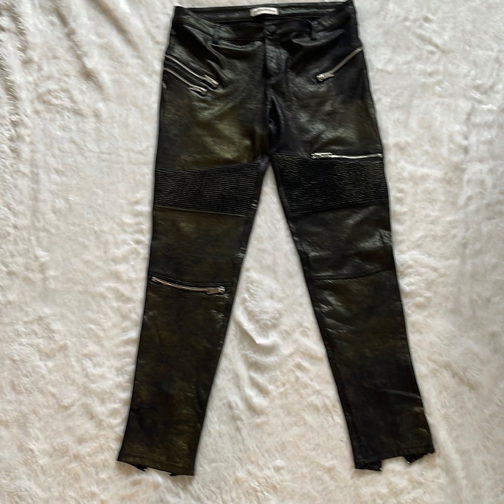 Zara size M changes color in different light